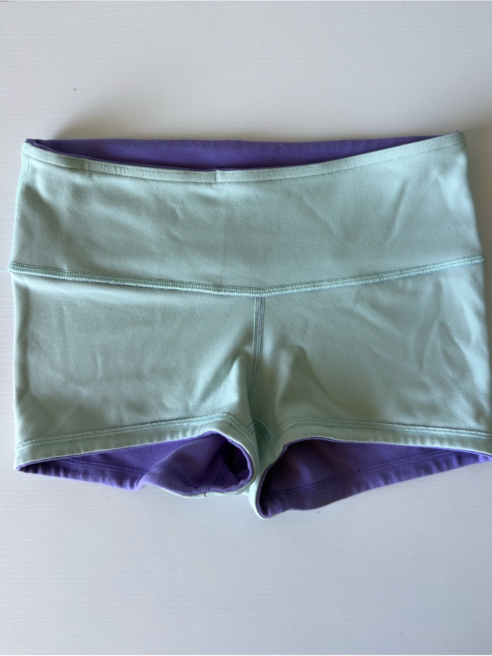 Lululemon Reversible Shorts – Size 4